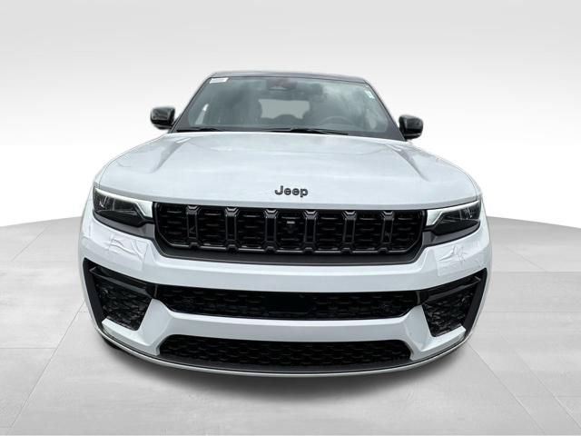 New 2026 Bright White Clear-Coat Exterior Paint Jeep Summit image 10