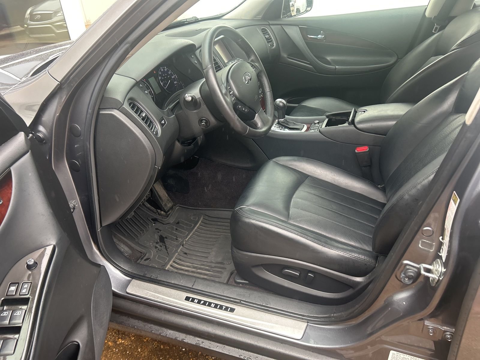 Used 2017 Gray INFINITI Base image 23