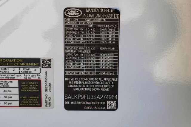 Used 2025 White Land Rover SE image 70