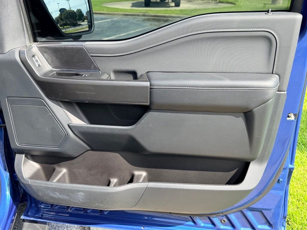 Used 2023 Blue Ford XLT image 15