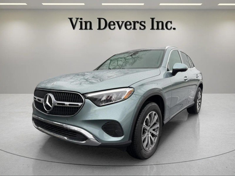 Used 2025 Verde Silver Metallic Mercedes-Benz GLC 300 image 3