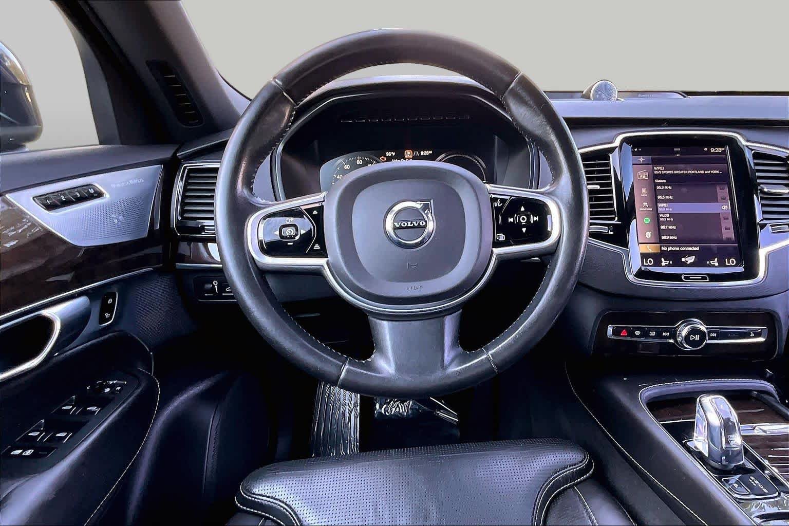 Used 2017 Magic Blue Metallic Volvo Inscription image 6