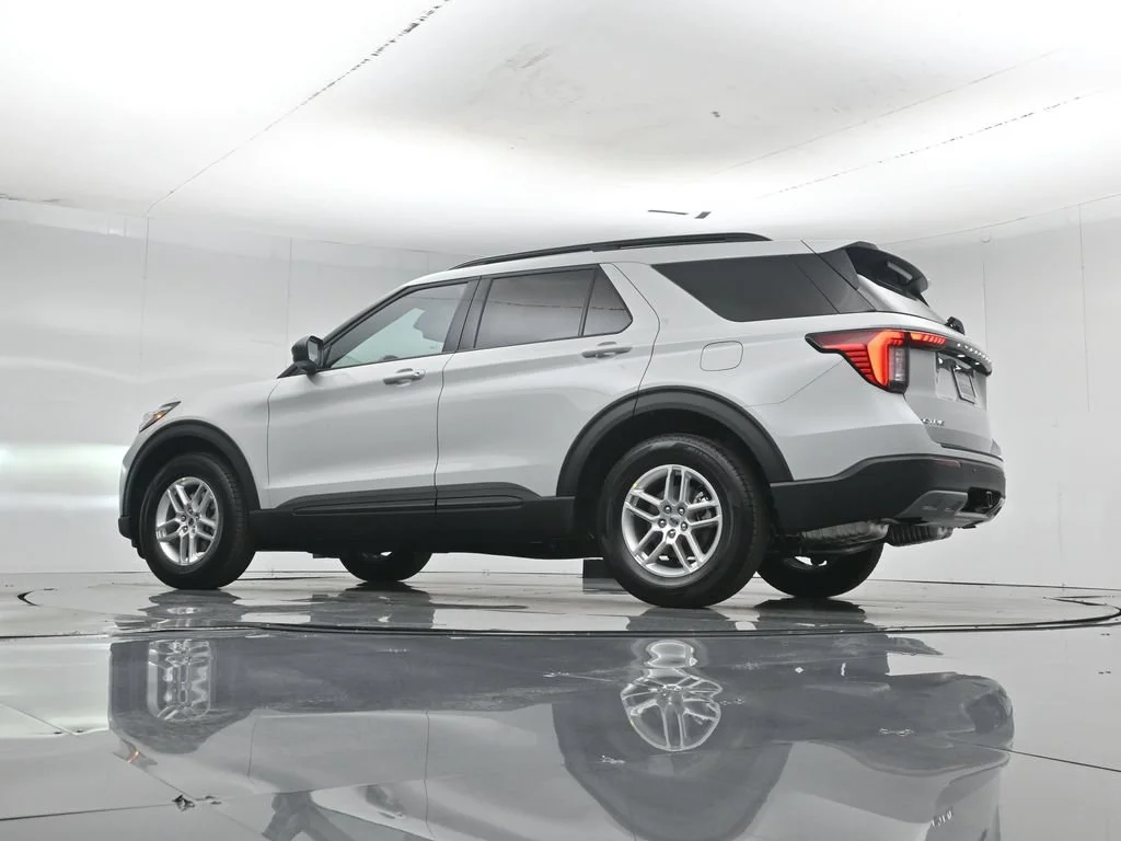 New 2027 Avalanche Gray Ford Active image 48
