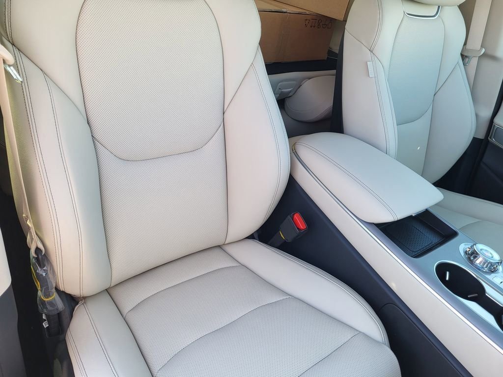 New 2026 Red Genesis 2.5T Select image 20