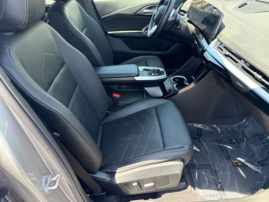 Used 2026 Space Silver Metallic BMW xDrive28i image 13