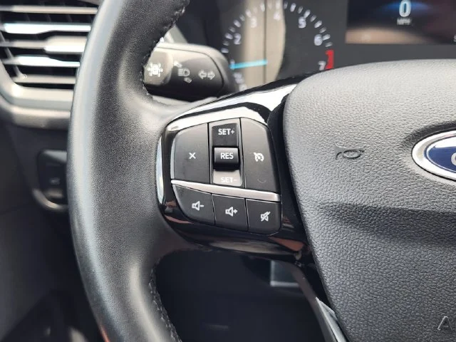 Used 2022 Oxford White Ford SEL image 29