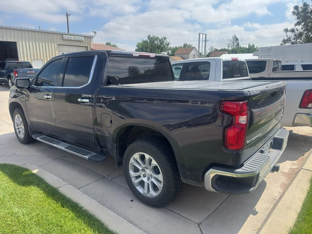 Used 2022 Dark Ash Metallic Chevrolet LTZ image 5