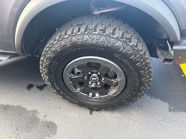 Used 2021 Gray Ford Badlands image 2