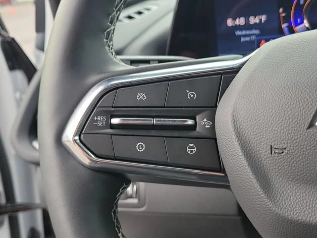 2025 Chevrolet Traverse LT - Photo 24