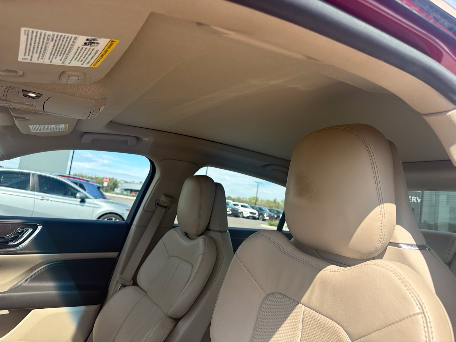 Used 2019 Red Lincoln Reserve image 11