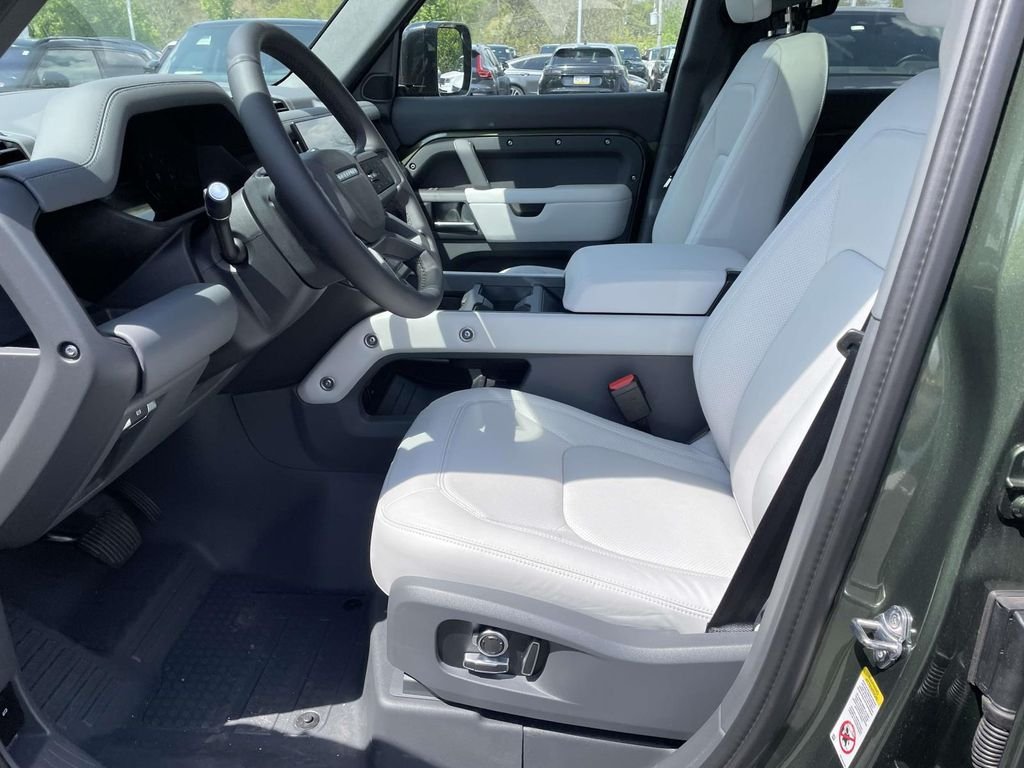 New 2026 Woolstone Green Land Rover S image 14