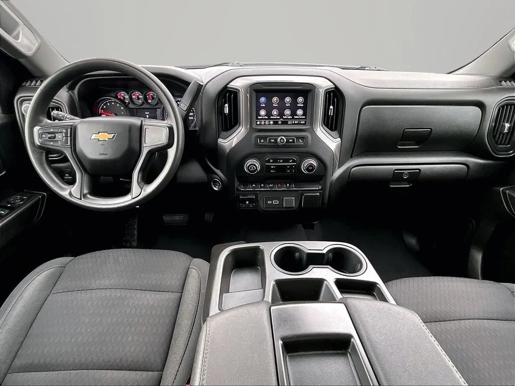 Used 2023 White Chevrolet Custom image 17