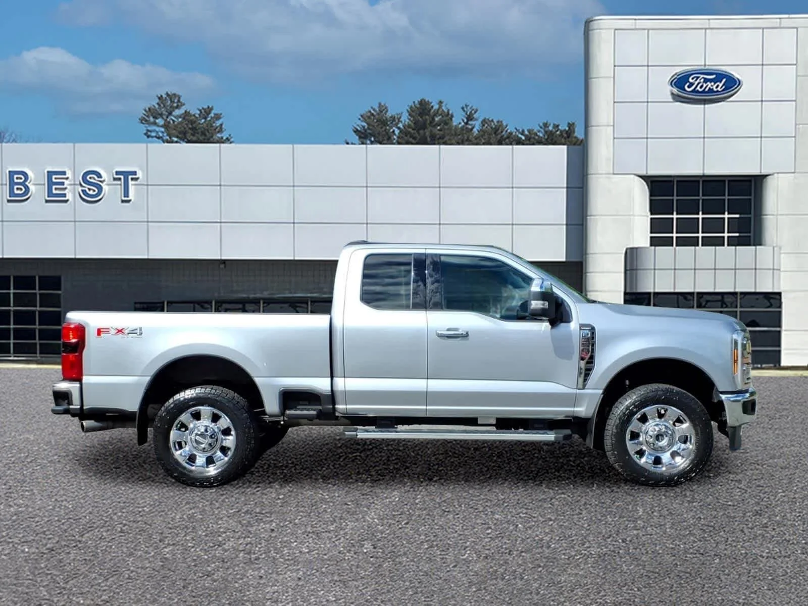 Used 2024 Iconic Silver Ford LARIAT image 10