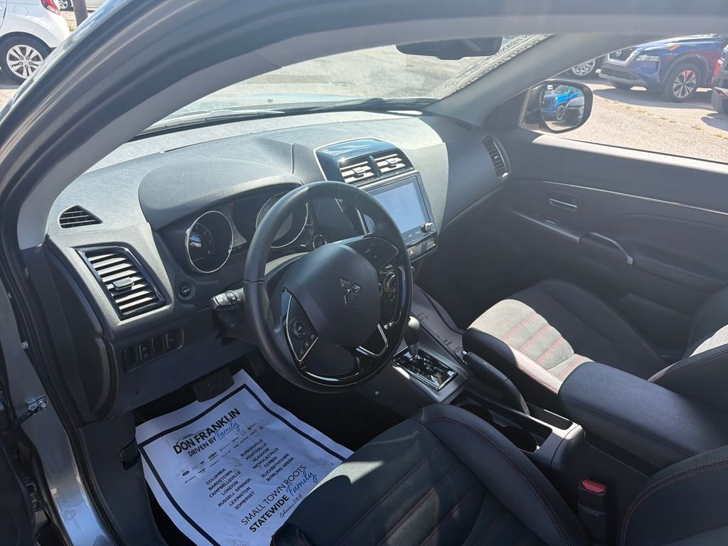 Used 2025 Blue Mitsubishi 2.0 SE image 16