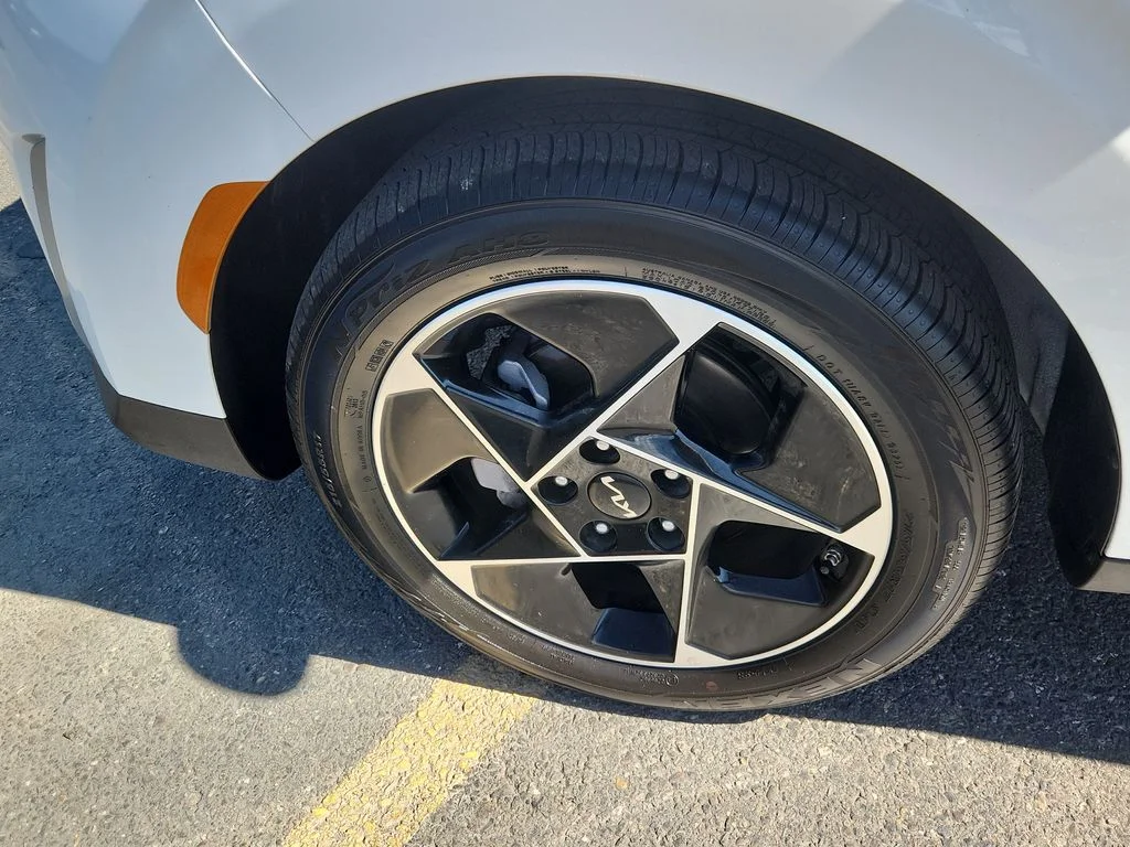 Used 2025 White Kia EX image 18