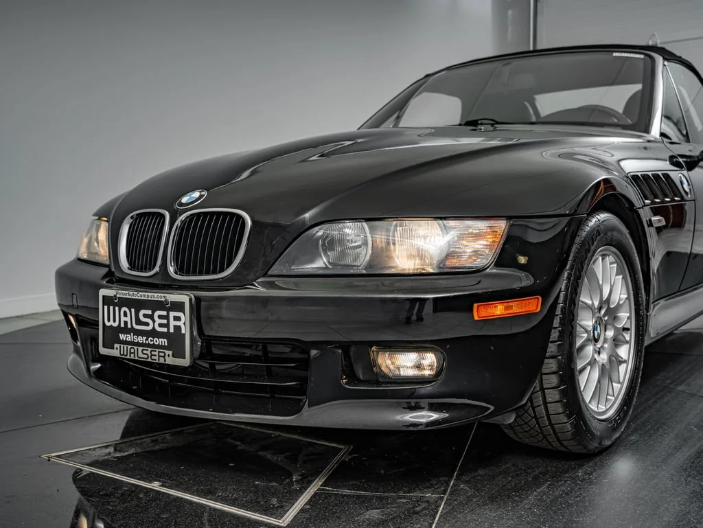 Used 2001 Jet Black BMW 2.5i image 15