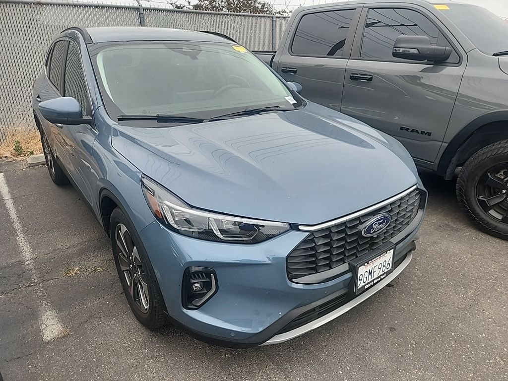 2023 Ford Escape Platinum FWD Hybrid's photo