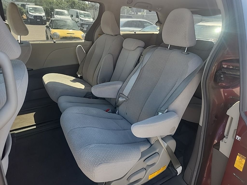 Used 2014 Red Toyota LE image 19