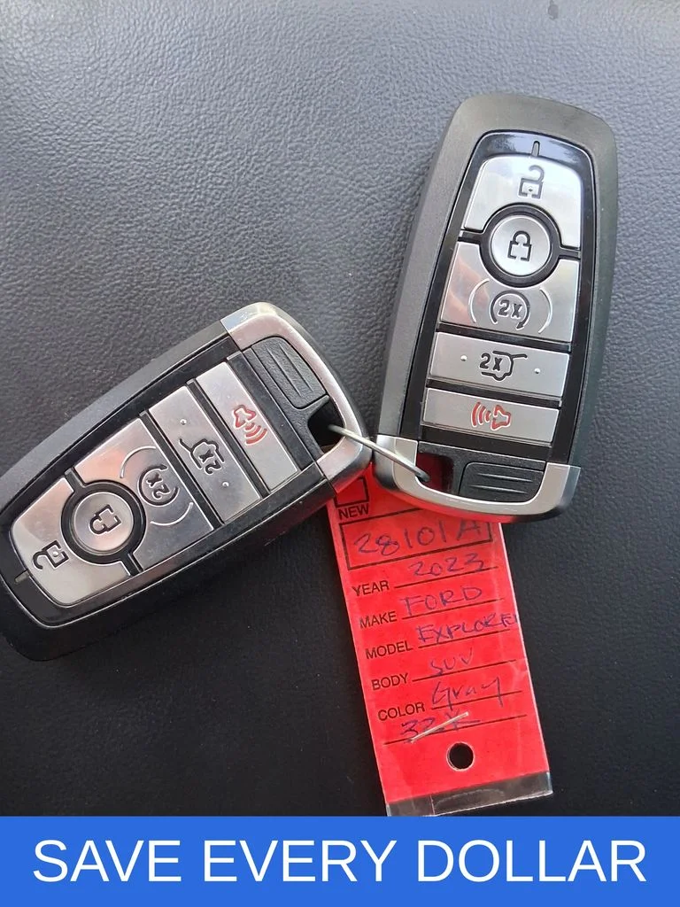 Used 2023 Silver Ford XLT image 18