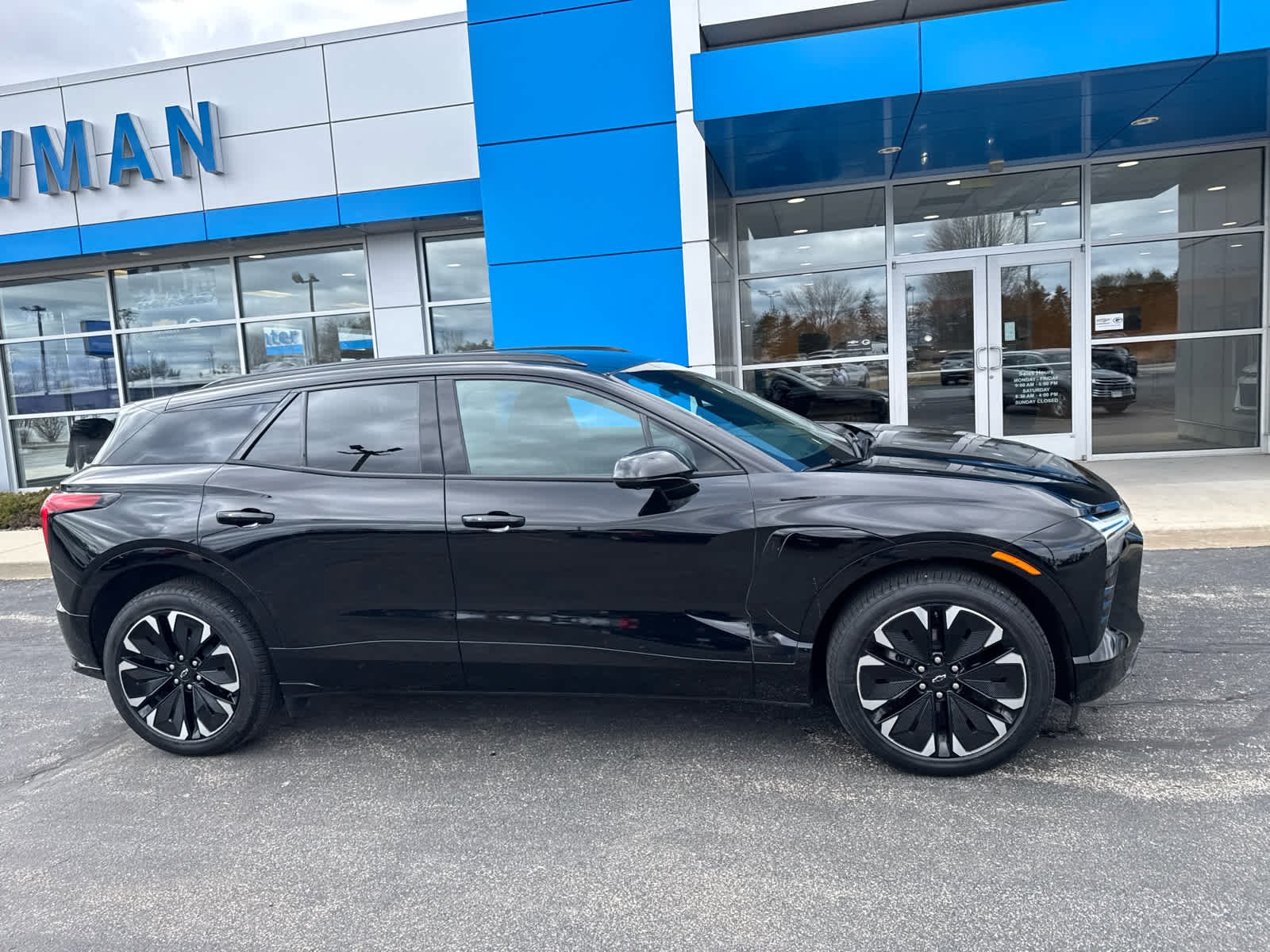 Used 2024 Chevrolet Blazer EV RS with VIN 3GNKDCRJXRS286222 for sale in Cedarburg, WI