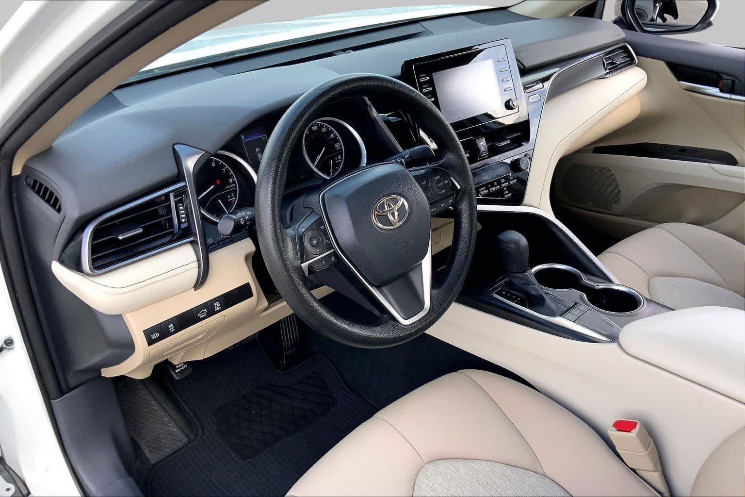 Used 2023 Ice Cap Toyota LE image 17