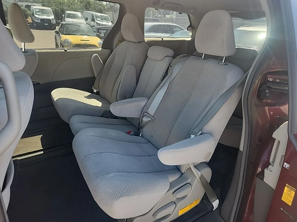 Used 2014 Red Toyota LE image 19