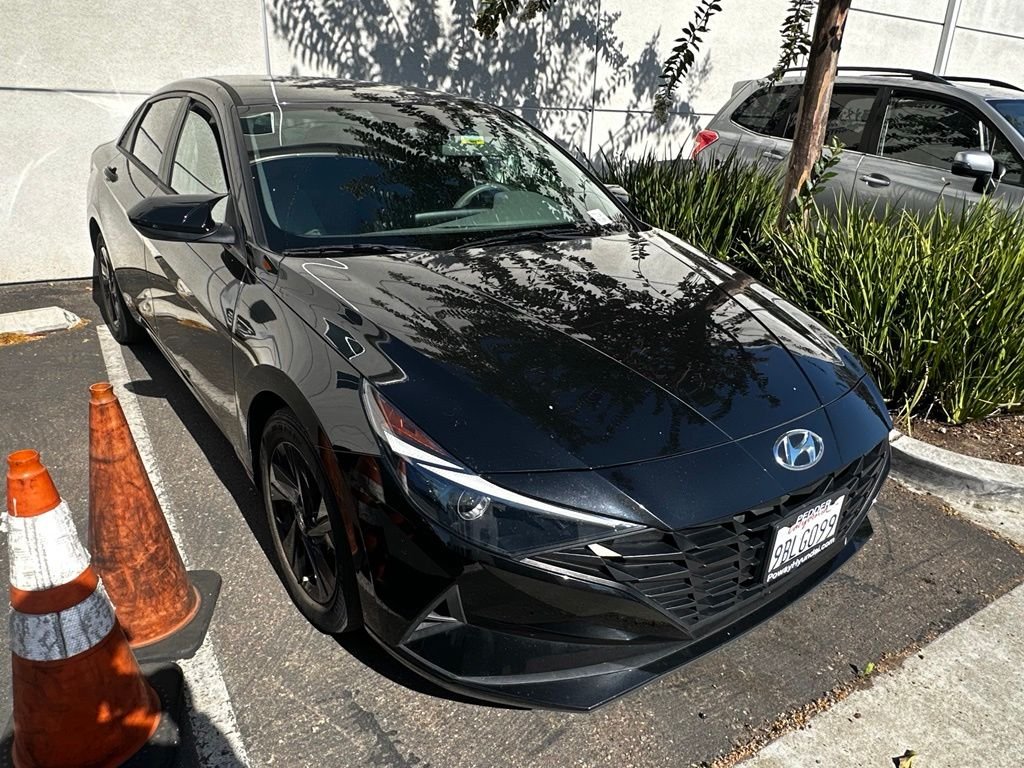 Used 2022 Phantom Black Hyundai SEL image 9