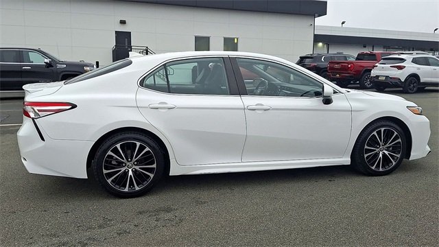 Used 2020 Toyota Camry SE with VIN 4T1G11AK5LU375747 for sale in Gilbertsville, PA