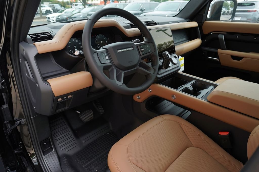 New 2026 Santorini Black Land Rover S image 12