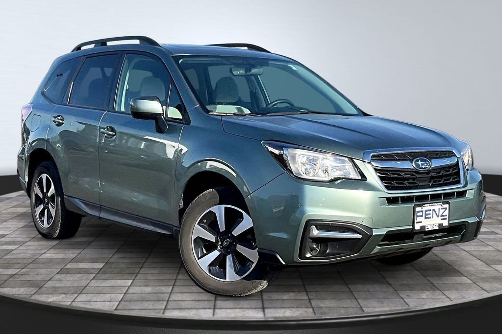 Used 2018 Green Subaru 2.5i Premium image 3
