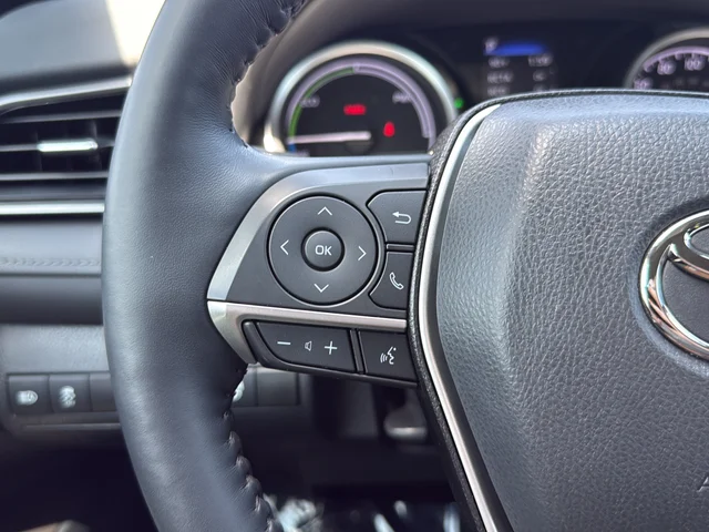 Used 2022 Gray Toyota LE image 39