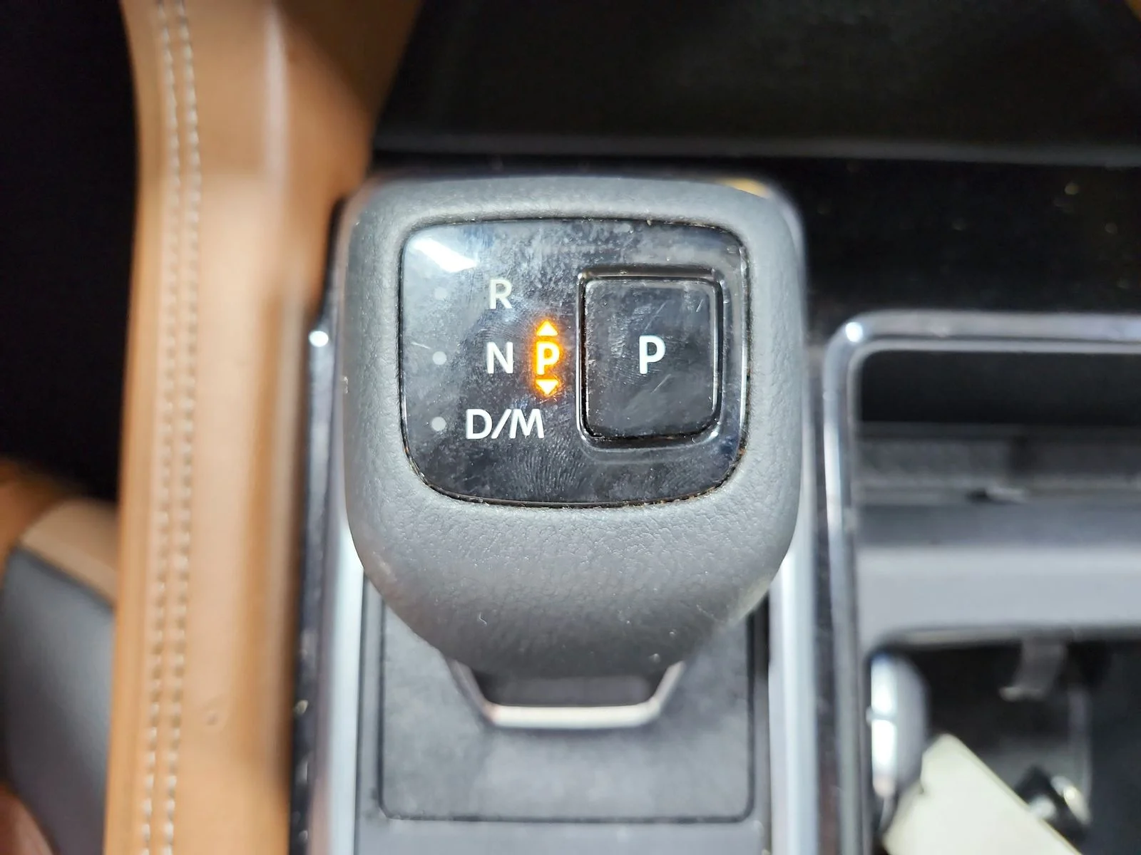 Used 2023  Nissan Platinum image 27