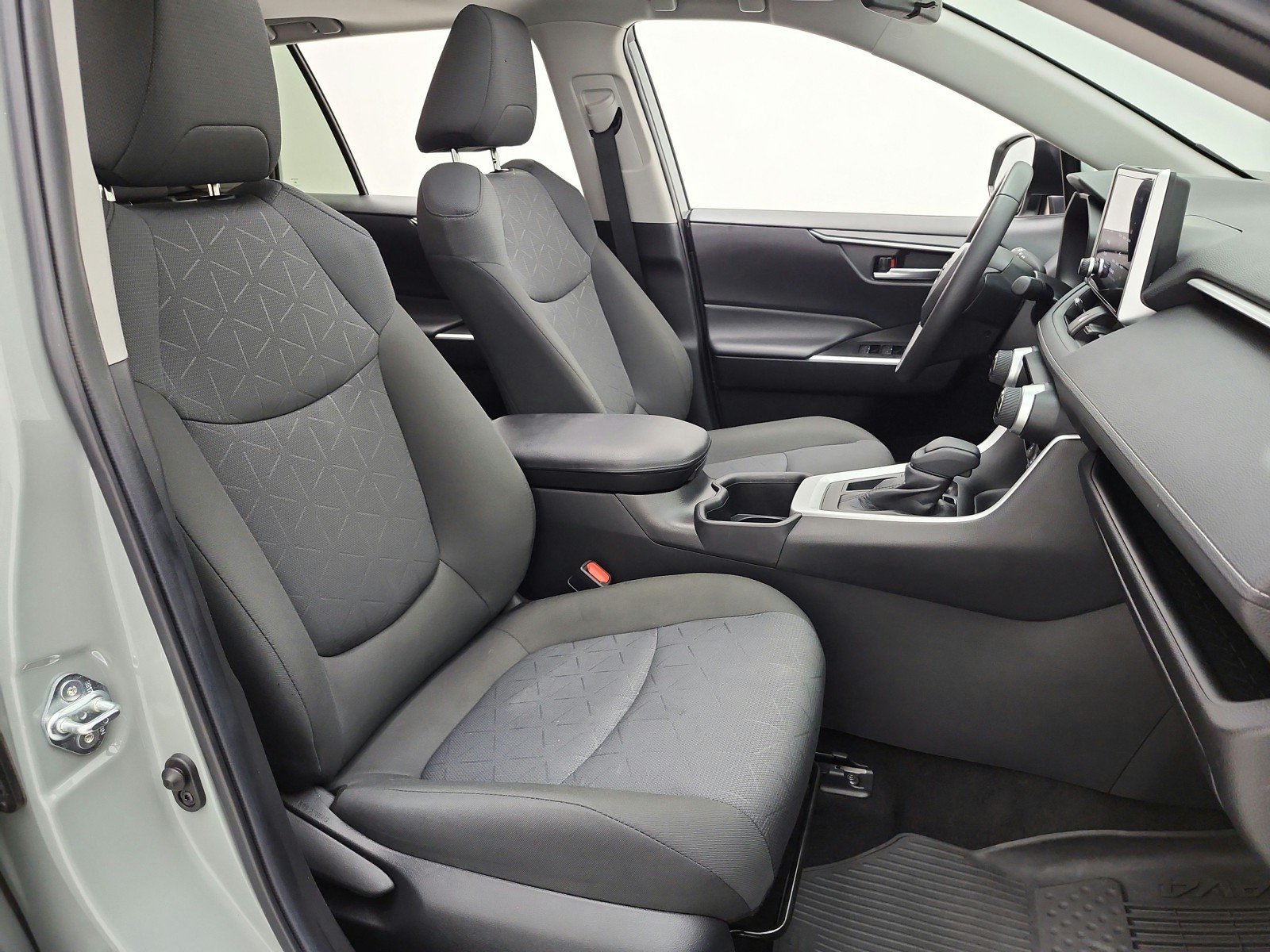 Used 2023 Lunar Rock Toyota XLE FWD (Natl) image 20