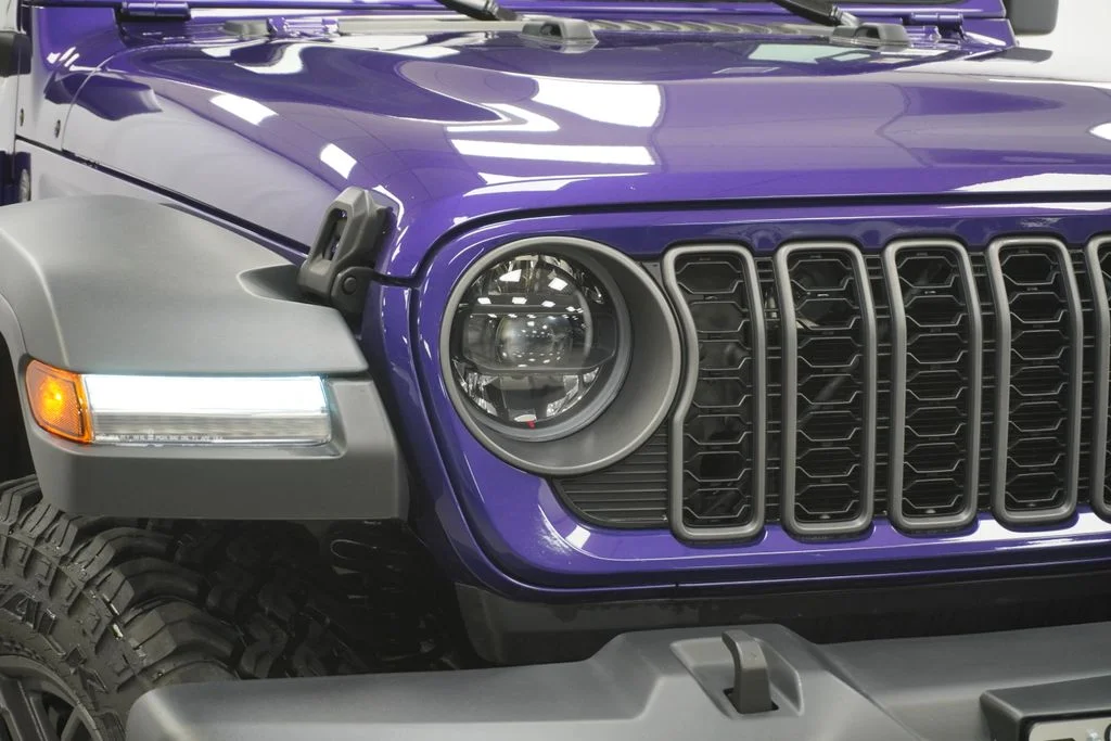 Used 2026  Jeep Sport image 5