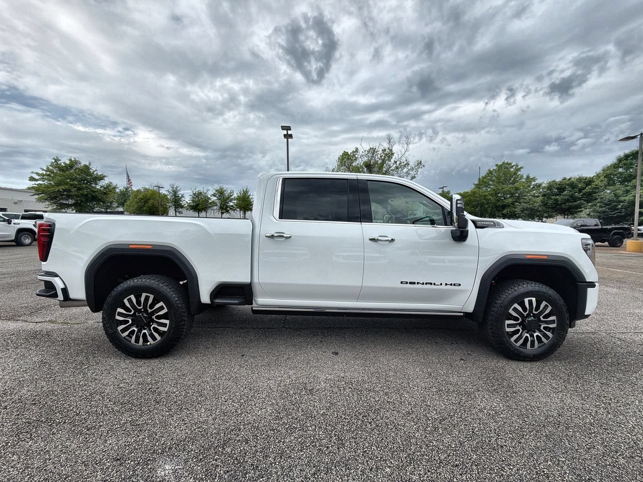 New 2026 Summit White GMC Denali Ultimate image 9
