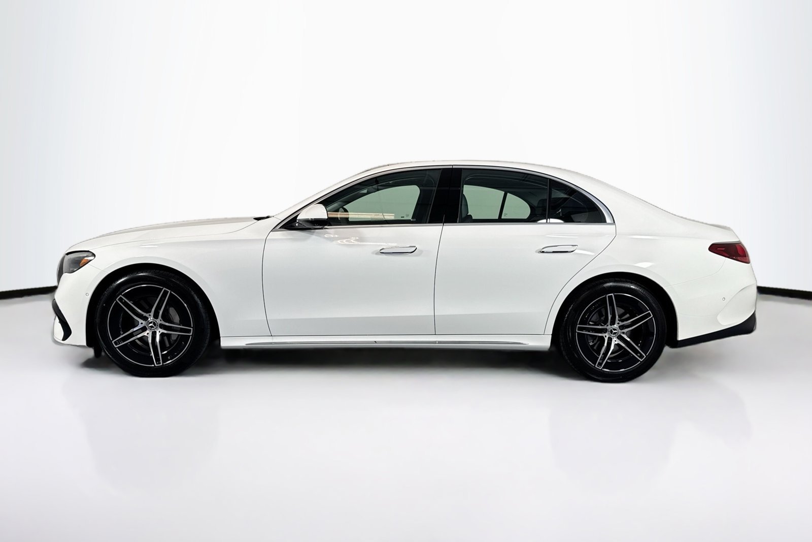 New 2026 Polar White Mercedes-Benz E 350 image 8