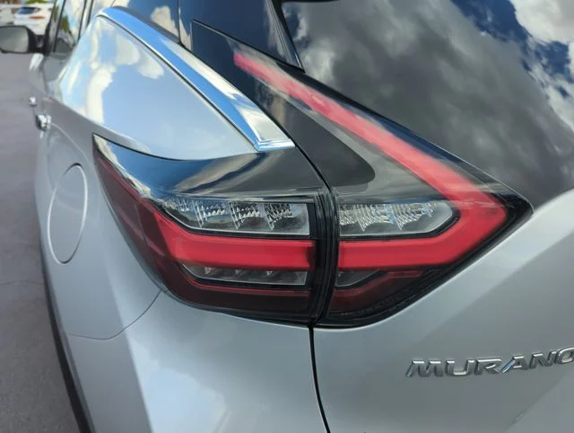 Used 2020 Silver Nissan Platinum image 18