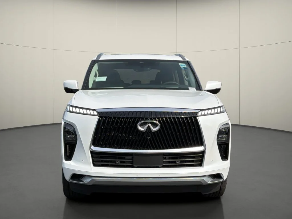 New 2027 RADIANT WHITE INFINITI Luxe 2WD image 2