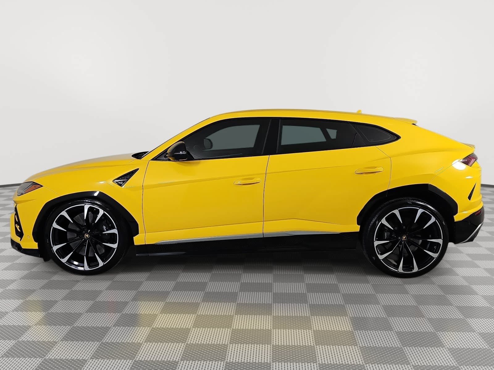 Used 2020  Lamborghini Base image 5