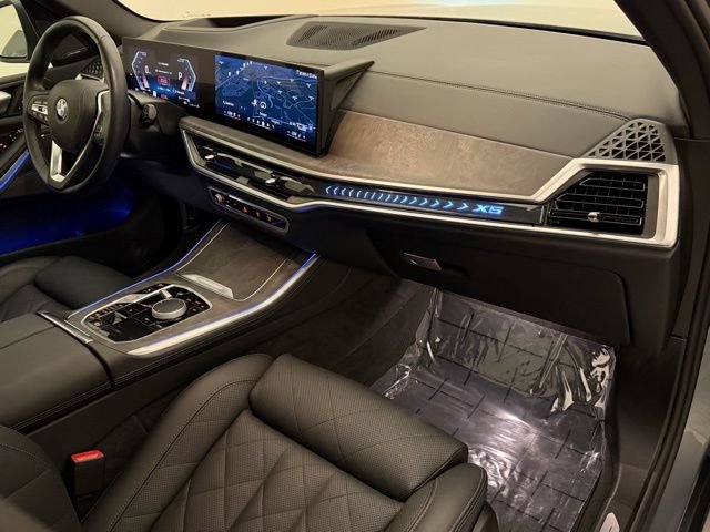 Used 2025 Skyscraper Gray Metallic BMW xDrive40i image 26