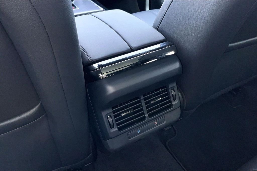 Used 2025 Santorini Black Metallic Land Rover Dynamic image 25