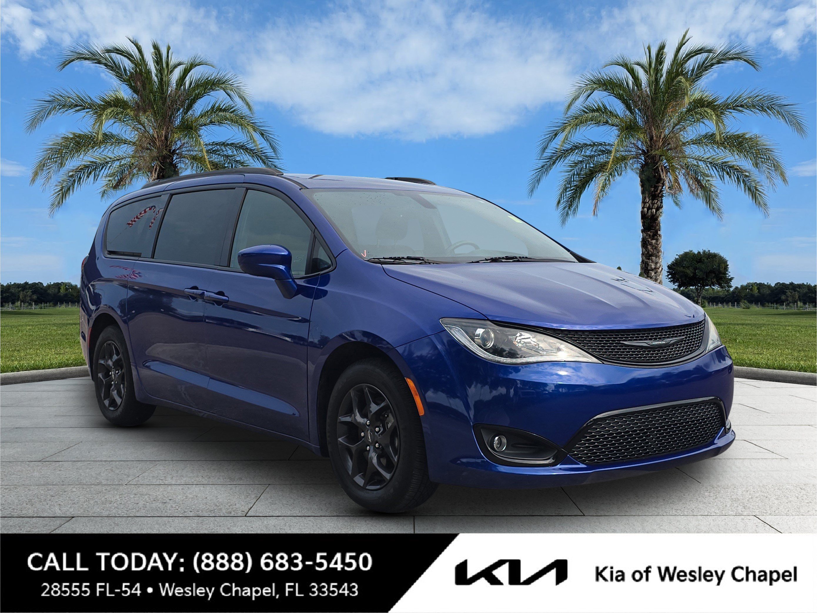 Used 2019 Ocean Blue Metallic Chrysler Touring L image 1