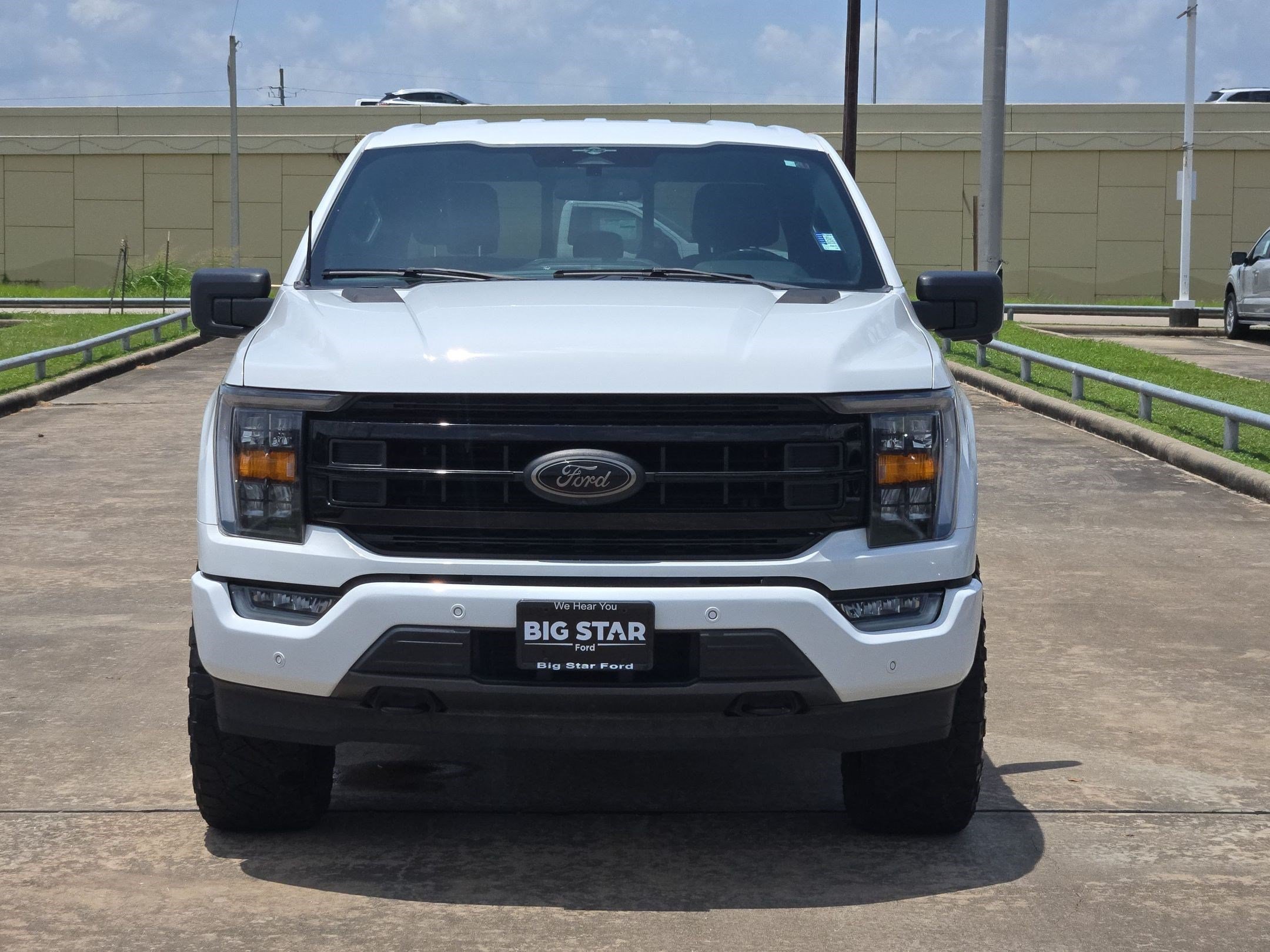Used 2023 Oxford White Ford XLT image 8