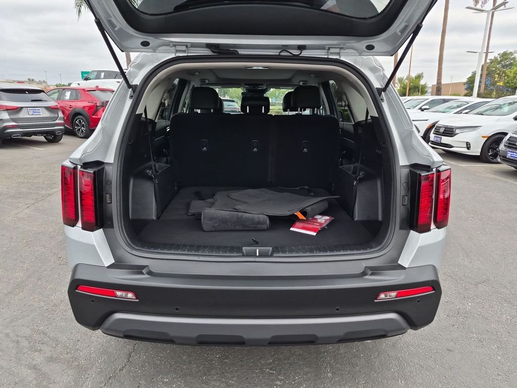 2021 Kia Sorento S - Photo 32