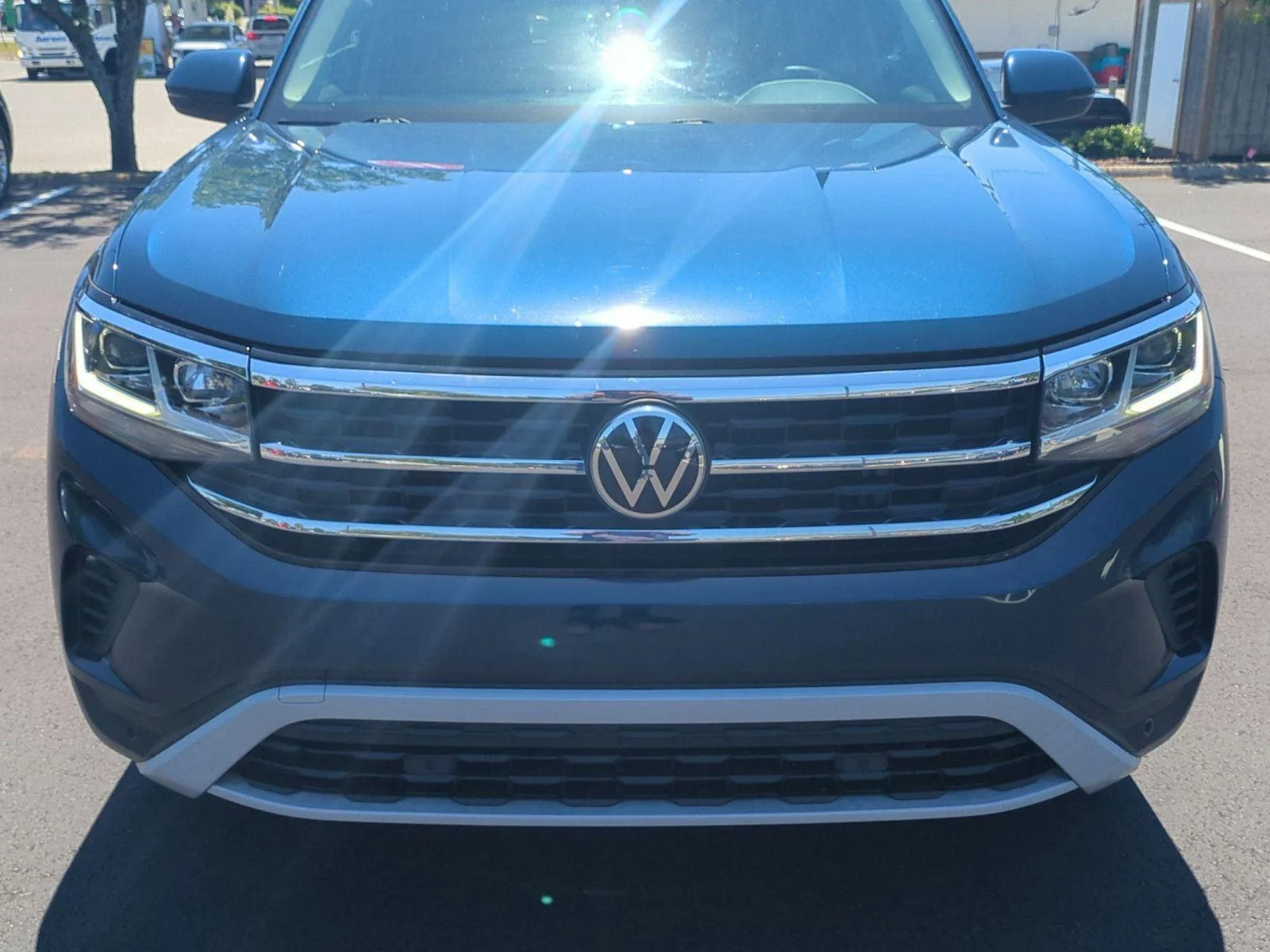 Used 2021 Tourmaline Blue Metallic Volkswagen 3.6L V6 SE w/Technology image 15