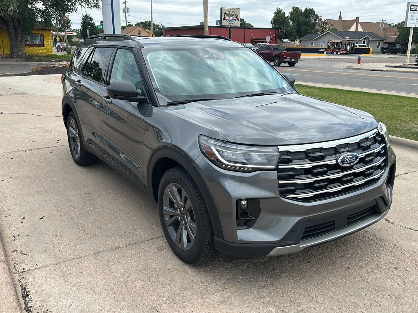 New 2026 Carbonized Gray Metallic FORD Active image 5