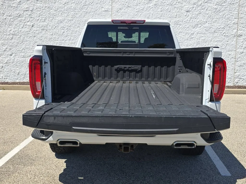 Used 2023 Summit White GMC AT4 image 27