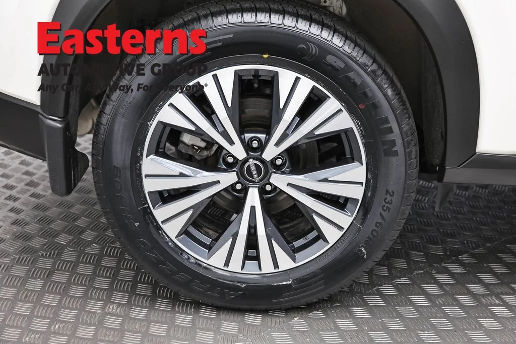 Used 2023 White Nissan SV image 30