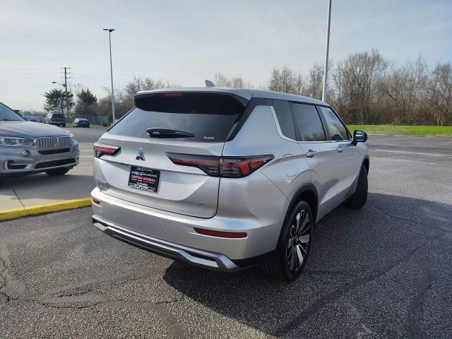 New 2026 Gray Mitsubishi SE image 7