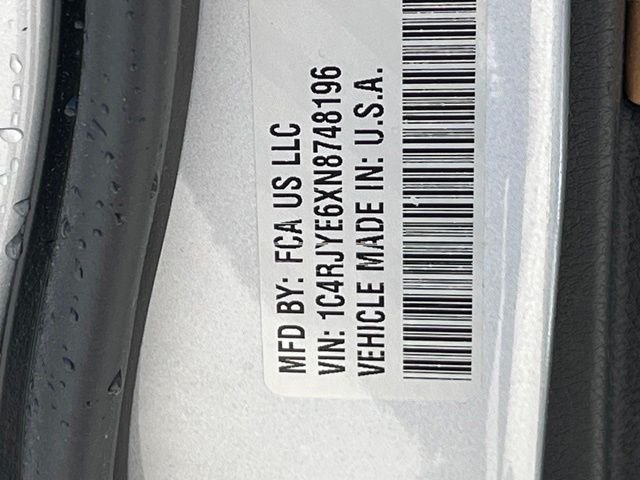 Used 2022 Silver Zynith Jeep Summit 4xe image 30